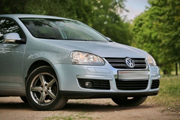 «Брал новым у дилера в 2009 году». Белорус показал VW Jetta 1.9 TDI, который до сих пор обслуживает у «официалов» «Брал новым у дилера в 2009 году». Белорус показал VW Jetta 1.9 TDI, который до сих пор обслуживает у «официалов»