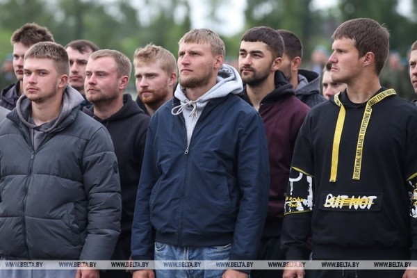 В Брестской 38-й десантно-штурмовой бригаде прошли сборы 500 военнообязанных из трех областей