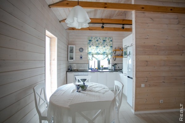 570 долларов за квадрат. Как выглядит и как устроен дом, построенный всего за 4 месяца 570 долларов за квадрат. Как выглядит и как устроен дом, построенный всего за 4 месяца