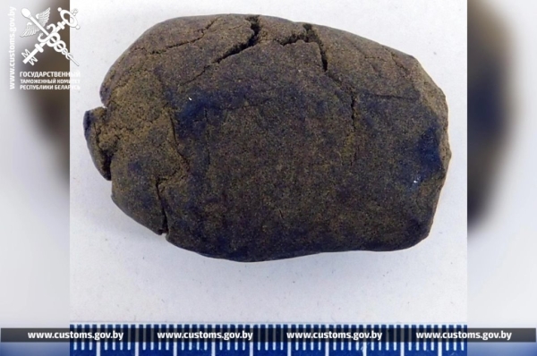 В ботинках белорусского дальнобойщика на границе нашли 28 грамм гашиша В ботинках белорусского дальнобойщика на границе нашли 28 грамм гашиша