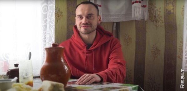 «Приехал отдохнуть — и остался жить». Молодой белорус поселился в деревне, завел хозяйство и делает сыр «Приехал отдохнуть — и остался жить». Молодой белорус поселился в деревне, завел хозяйство и делает сыр