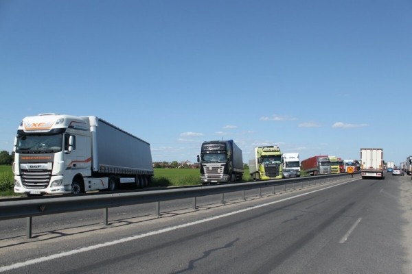 Съездили на границу с Польшей и посмотрели, есть ли скопления фур