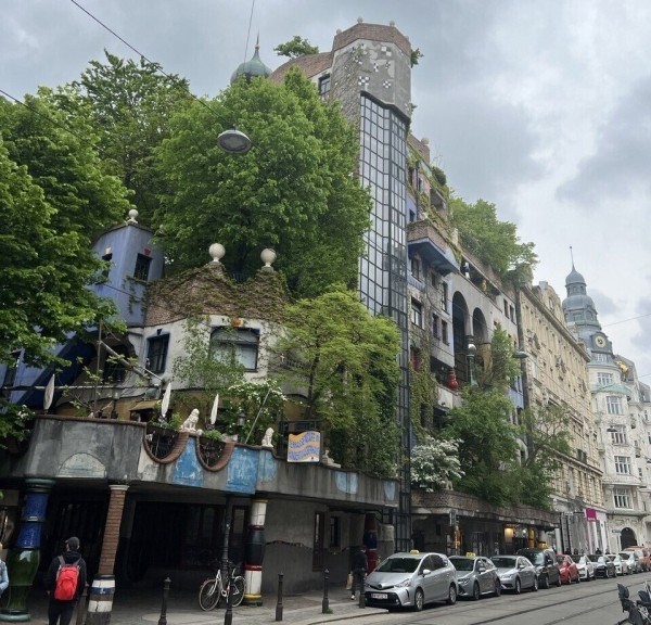 Белорусы потратили 3 000 евро в поездке по Европе на старенькой Mazda 3