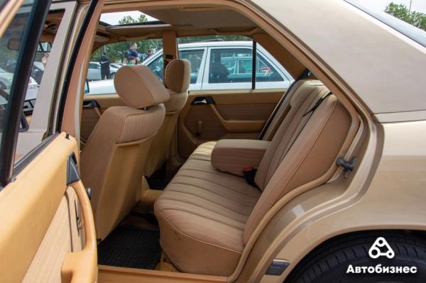 «Нет года выпуска, есть состояние». В Беларуси владельцы старых Mercedes собрались на большую встречу «Нет года выпуска, есть состояние». В Беларуси владельцы старых Mercedes собрались на большую встречу