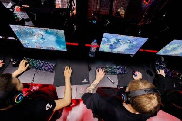 Белорусские вузы выяснили, кто лучше играет в Dota 2 Белорусские вузы выяснили, кто лучше играет в Dota 2