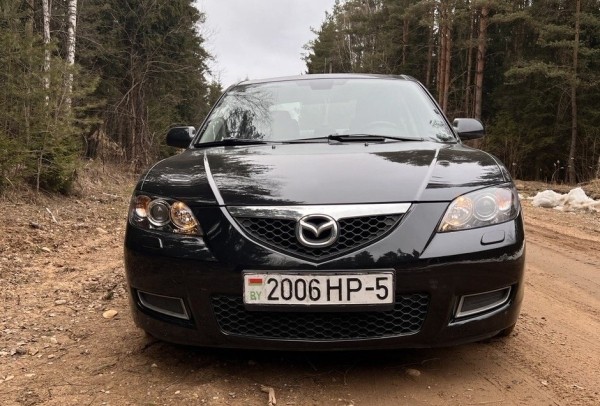 Белорусы потратили 3 000 евро в поездке по Европе на старенькой Mazda 3