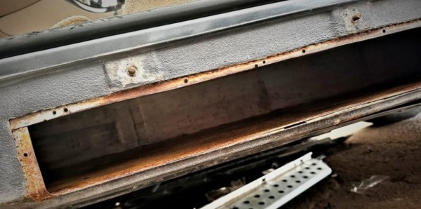 BMW с хитрыми тайниками остановили литовцы вблизи границы с Беларусью