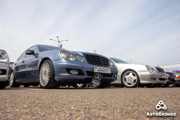 «Нет года выпуска, есть состояние». В Беларуси владельцы старых Mercedes собрались на большую встречу «Нет года выпуска, есть состояние». В Беларуси владельцы старых Mercedes собрались на большую встречу
