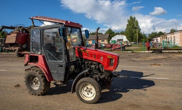 За кражу топлива и подделку документов осужден тракторист в Брестской области