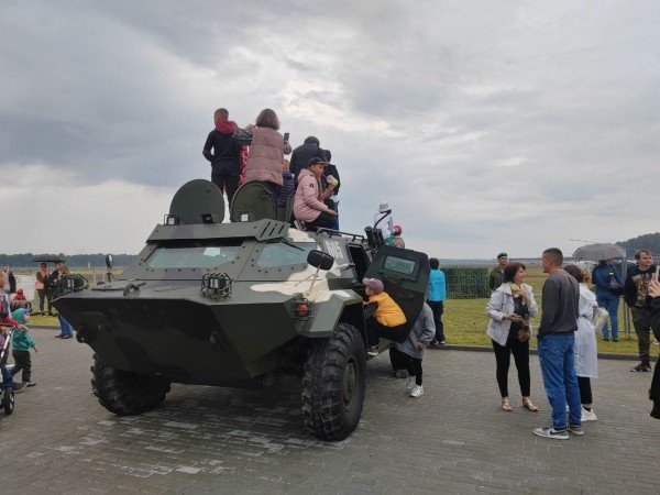 Торжественное открытие аэродрома под Брестом Торжественное открытие аэродрома под Брестом