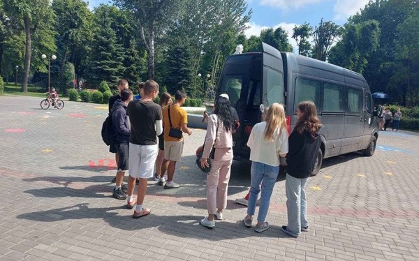 Трудотерапия пойдет на пользу. В Барановичах парк убирали те, кто чаще предпочитает мусорить Трудотерапия пойдет на пользу. В Барановичах парк убирали те, кто чаще предпочитает мусорить