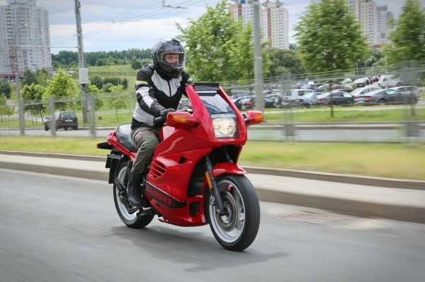 Белорус купил в США 27-летний мотоцикл BMW K1100 RS