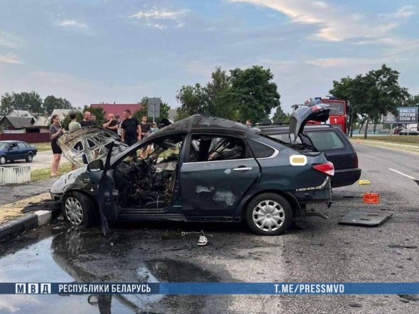 Пятеро детей пострадали в ДТП. Видео серьезного ДТП в Гомельской области Пятеро детей пострадали в ДТП. Видео серьезного ДТП в Гомельской области