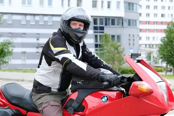 Белорус купил в США 27-летний мотоцикл BMW K1100 RS