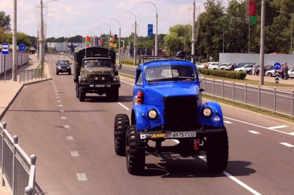 Парадом внедорожников и ретромобилей от Брестской крепости стартовал «БрестДжипФест 2023». Фоторепортаж Парадом внедорожников и ретромобилей от Брестской крепости стартовал «БрестДжипФест 2023». Фоторепортаж