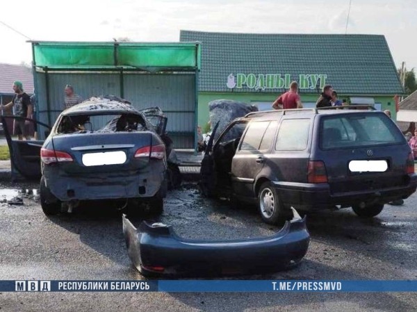 Пятеро детей пострадали в ДТП. Видео серьезного ДТП в Гомельской области Пятеро детей пострадали в ДТП. Видео серьезного ДТП в Гомельской области