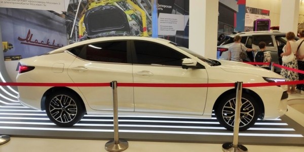 «Москвич-6» представили публике. Это перелицованный китайский лифтбэк