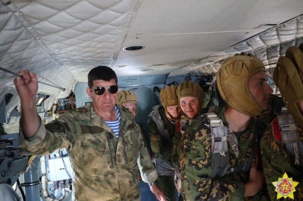 На базе 38-й Брестской отдельной десантно-штурмовой бригады проходит пятидневный сбор с офицерами-выпускниками На базе 38-й Брестской отдельной десантно-штурмовой бригады проходит пятидневный сбор с офицерами-выпускниками