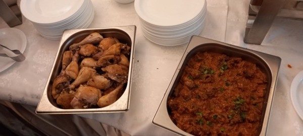 Нагрянули на обед в ресторан гостиницы «Интурист» и посмотрели, чем кормят участников II Игр стран СНГ Нагрянули на обед в ресторан гостиницы «Интурист» и посмотрели, чем кормят участников II Игр стран СНГ