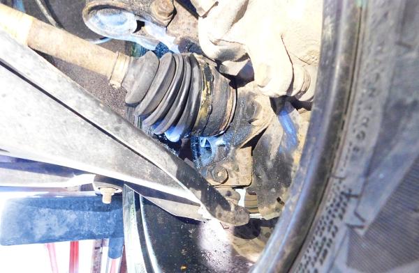 &laquo;Ловушка для доверчивых!&raquo;. Смотрите, что сделали на СТО с автомобилем белоруса