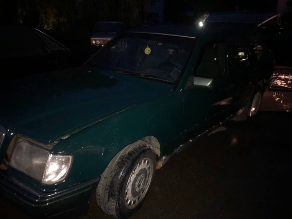 «Мерседес Бенц» 90-х годов горел в Пинске «Мерседес Бенц» 90-х годов горел в Пинске