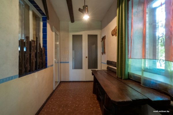 800 &laquo;квадратов&raquo; на одну семью. Побывали в домах, которые в 90-е строили на широкую ногу