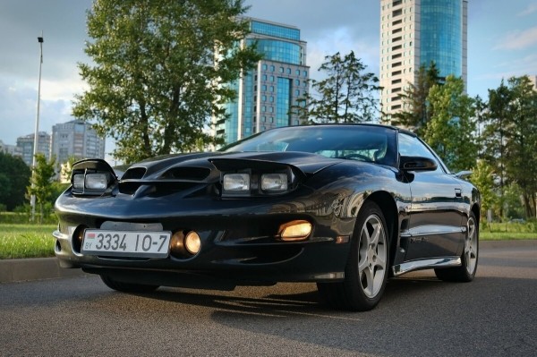 Показываем два редких Pontiac Firebird, которые есть в Беларуси
