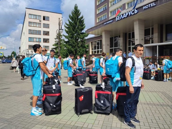 «Спасибо за организацию Игр стран СНГ». Сборную Узбекистана по гандболу тепло встретили в Бресте «Спасибо за организацию Игр стран СНГ». Сборную Узбекистана по гандболу тепло встретили в Бресте