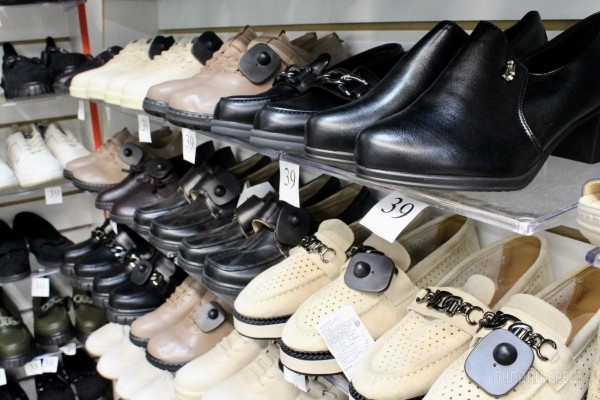 Собираться в школу выгодно здесь! Новая коллекция школьной одежды в магазинах «Мегаполис» в Бресте точно будет солд-аут! Собираться в школу выгодно здесь! Новая коллекция школьной одежды в магазинах «Мегаполис» в Бресте точно будет солд-аут!