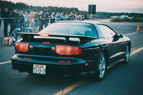 Показываем два редких Pontiac Firebird, которые есть в Беларуси