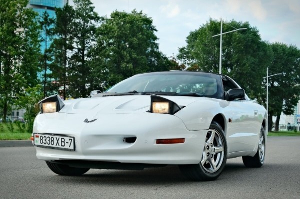 Показываем два редких Pontiac Firebird, которые есть в Беларуси