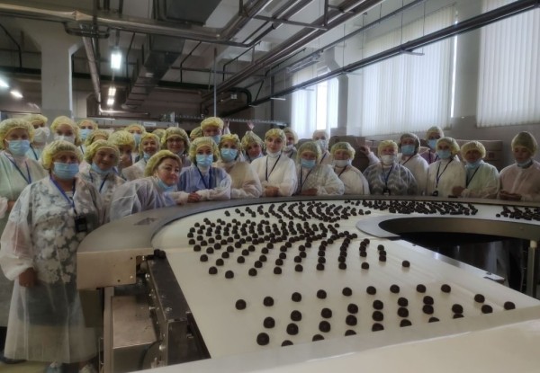 Медицинские работники Жабинковской больницы посетили одну из самых &laquo;вкусных&raquo; фабрик в Беларуси