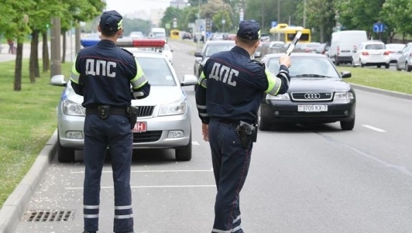 Водители будут обязаны ездить с ближним светом фар днем. В каких числах? Водители будут обязаны ездить с ближним светом фар днем. В каких числах?