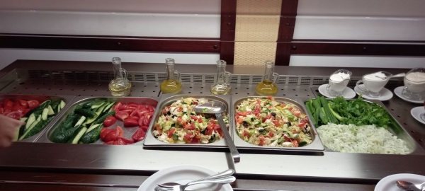 Нагрянули на обед в ресторан гостиницы «Интурист» и посмотрели, чем кормят участников II Игр стран СНГ Нагрянули на обед в ресторан гостиницы «Интурист» и посмотрели, чем кормят участников II Игр стран СНГ