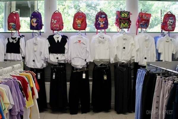 Собираться в школу выгодно здесь! Новая коллекция школьной одежды в магазинах «Мегаполис» в Бресте точно будет солд-аут! Собираться в школу выгодно здесь! Новая коллекция школьной одежды в магазинах «Мегаполис» в Бресте точно будет солд-аут!