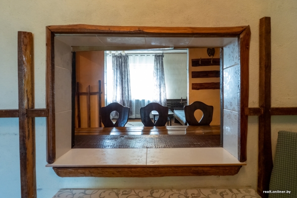 800 &laquo;квадратов&raquo; на одну семью. Побывали в домах, которые в 90-е строили на широкую ногу