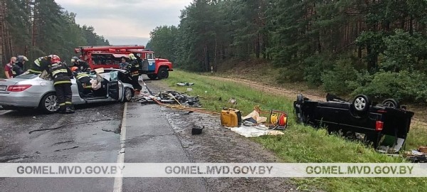 В Гомельской области в результате необдуманного маневра одного из водителей 1 человек погиб и 4 получили травмы
