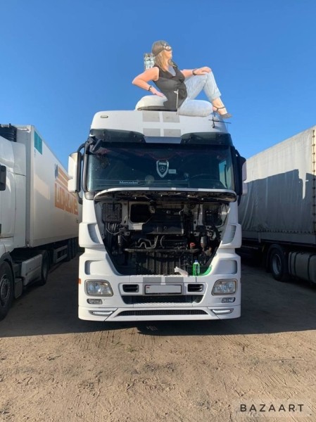 &laquo;Женщина-кошка&raquo; из Минска стала мемом. В автомобильных пабликах &laquo;пожар&raquo;