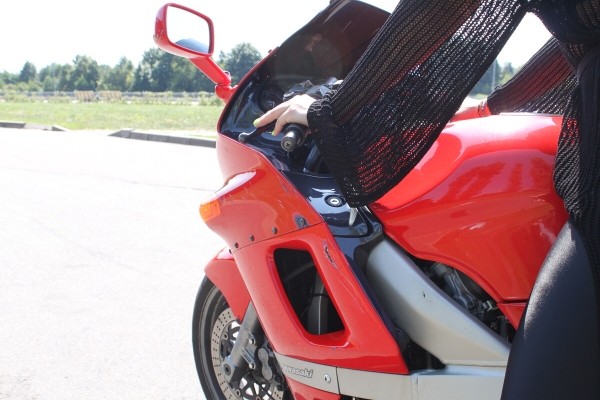 &laquo;Kawasaki разгоняется до 250 км/ч, но я с такой скоростью не езжу&raquo;. Пообщались с создателем необычного Парка валунов в Бресте