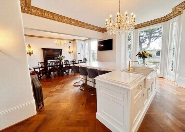 Женщина &laquo;выиграла&raquo; в лотерею дом стоимостью $2,5 миллиона, но получила от организаторов всего $6,2 тысячи. Все по правилам