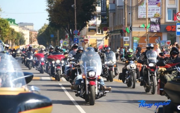 Более 800 байкеров! Мотосезон-2023 закрылся в Барановичах