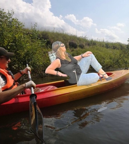 &laquo;Женщина-кошка&raquo; из Минска стала мемом. В автомобильных пабликах &laquo;пожар&raquo;