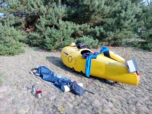 Крути педали! Белорус купил в Голландии веломобиль и вернулся на нём в Беларусь, проехав 1 600 км Крути педали! Белорус купил в Голландии веломобиль и вернулся на нём в Беларусь, проехав 1 600 км