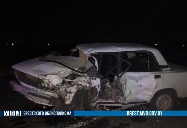 В Столинском районе произошло серьезное ДТП. Водитель автомобиля &laquo;ВАЗ&raquo; госпитализирован