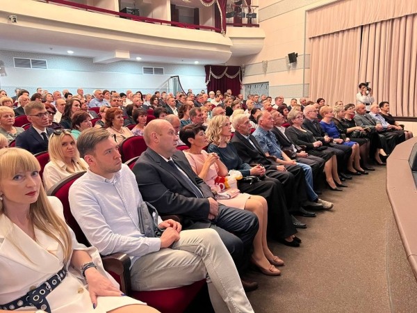 В Бресте состоялось торжественное мероприятие, посвященное 40-летию ОАО «Цветотрон» В Бресте состоялось торжественное мероприятие, посвященное 40-летию ОАО «Цветотрон»