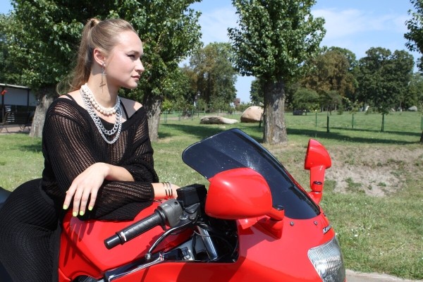 &laquo;Kawasaki разгоняется до 250 км/ч, но я с такой скоростью не езжу&raquo;. Пообщались с создателем необычного Парка валунов в Бресте