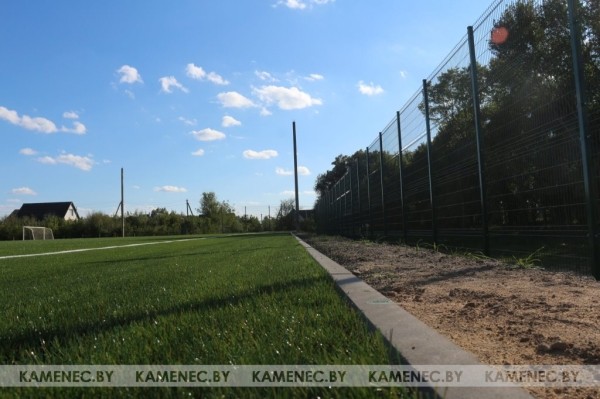 До и после. Предлагаем посмотреть на изменения Каменецкого стадиона «Колос» после обновления