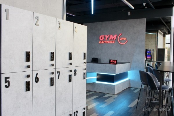«GYM Express» на Варшавском шоссе - первый круглосуточный фитнес-клуб в Бресте. Высокотехнологичные тренажеры, финская сауна, бесплатная экскурсия, неоновый интерьер