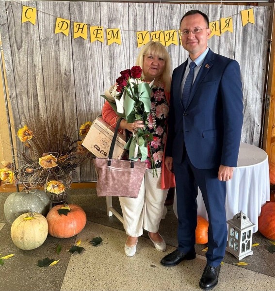 Глава Бреста побывал в школе, в которой учился сам и встретился с первой учительницей