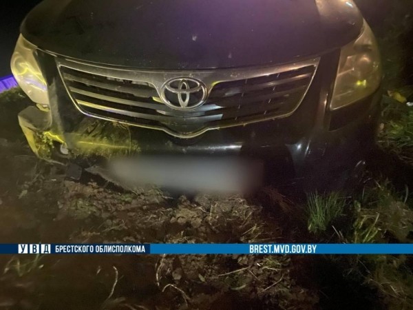 ДТП в Столине: автомобиль оказался в кювете